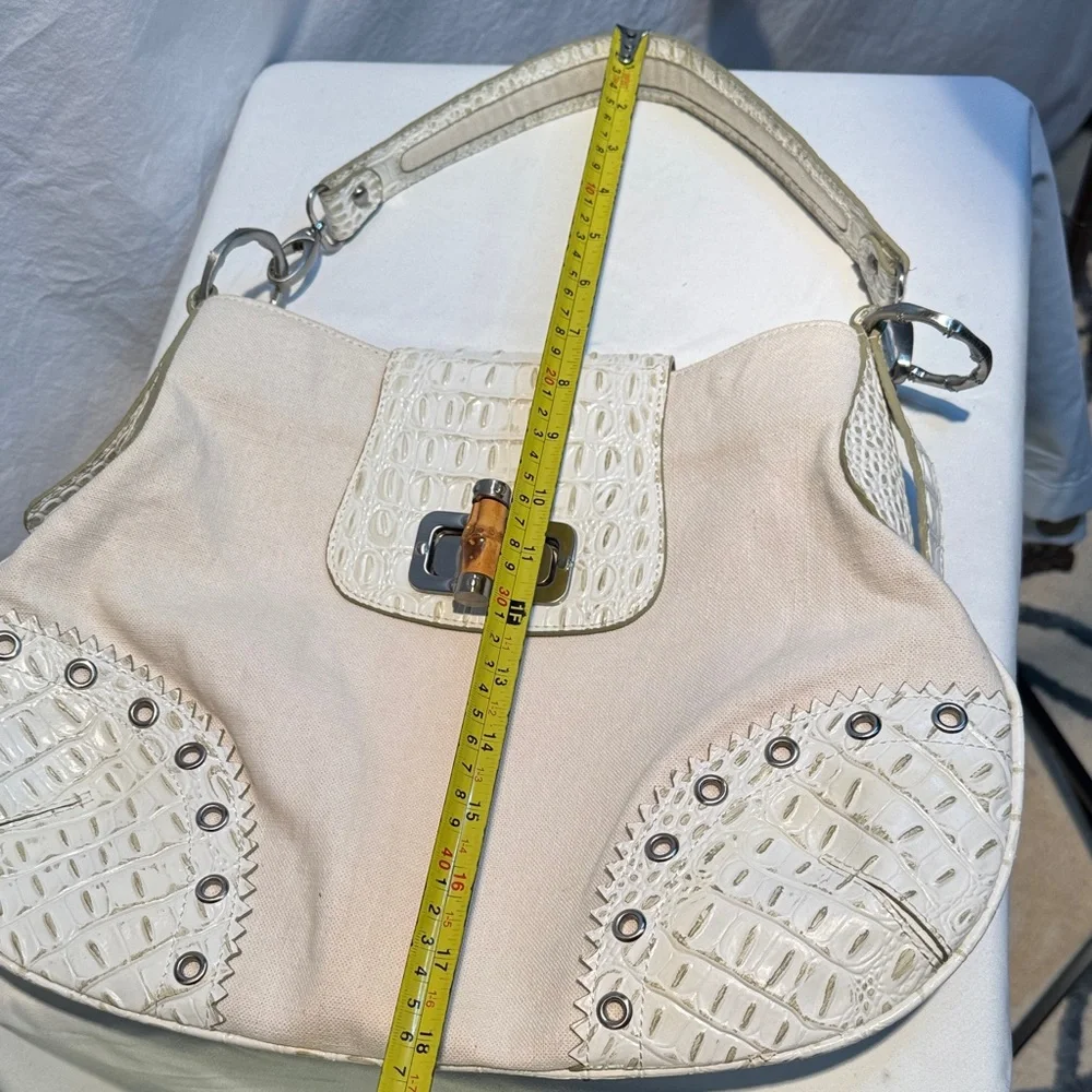 Carlie Lapson Elegant White Pu Crocodile-Embossed Shoulder Bag
